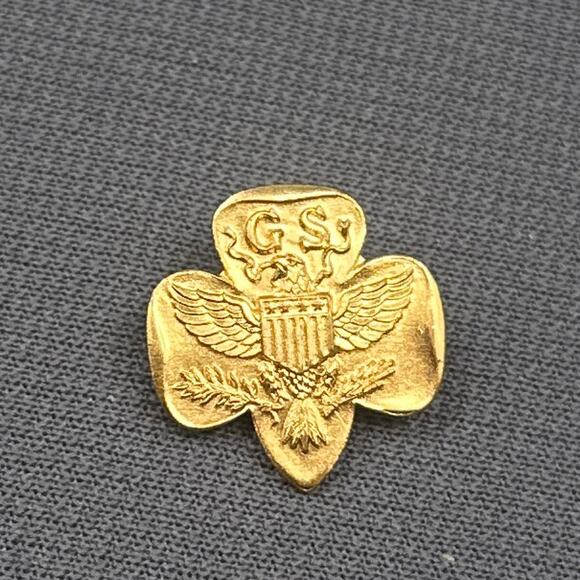 VTG Girl Scout Pin Lot Gold Tone & Enamel Badges Trefoil Emblem Uniform Insignia - Picture 8 of 15